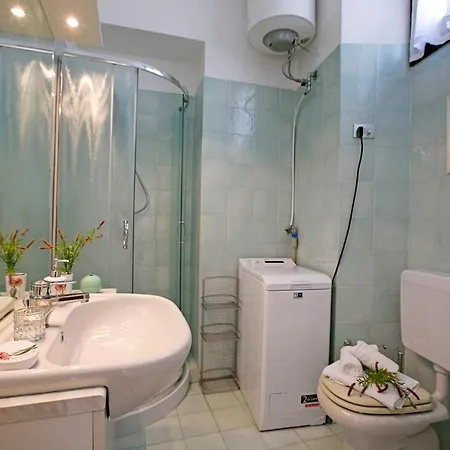 Almenno San Bartolomeo Sleeps 4 *