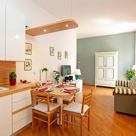 Apartment Almenno San Bartolomeo Sleeps 4 Salo