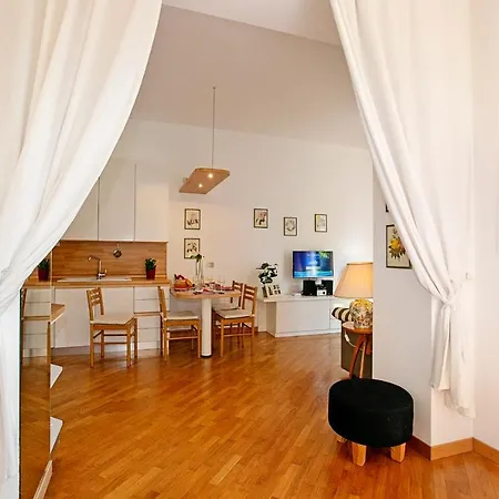 Almenno San Bartolomeo Sleeps 4 * Salo