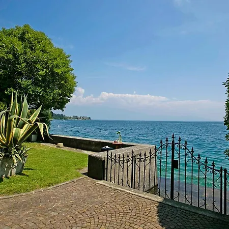 Almenno San Bartolomeo Sleeps 4 * Salo
