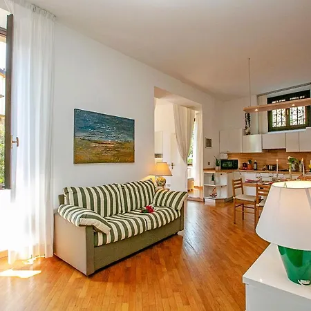 Almenno San Bartolomeo Sleeps 4