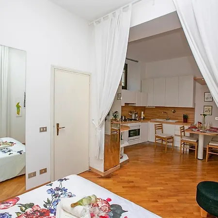 Apartment Almenno San Bartolomeo Sleeps 4 Salo